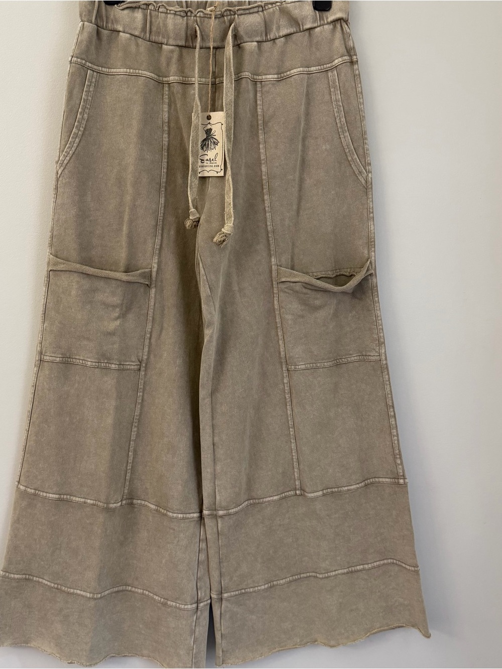 NWT Easel Brand Wide Leg Pants - Size Small